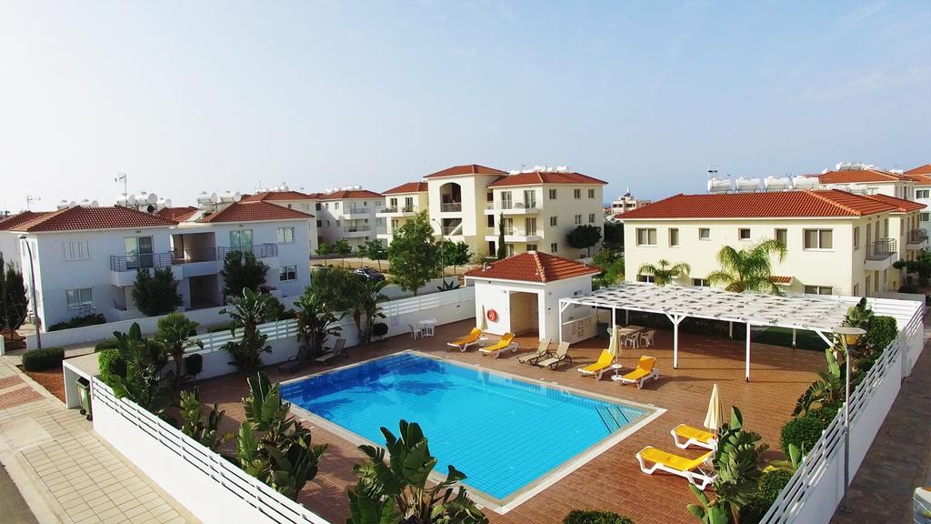 Mythical Sands Resort - Antonios Paralimni Buitenkant foto