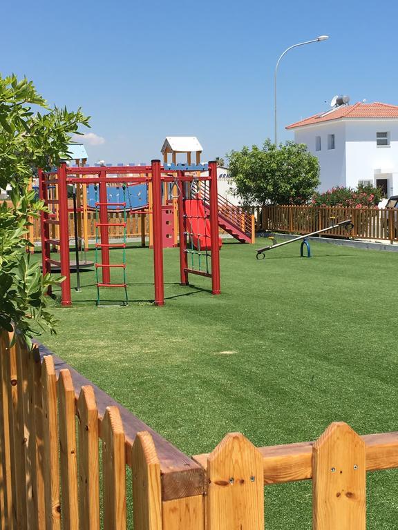 Mythical Sands Resort - Antonios Paralimni Buitenkant foto
