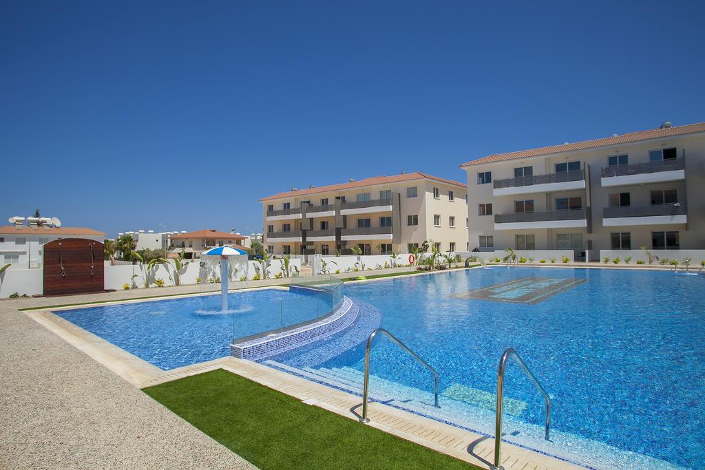 Mythical Sands Resort - Antonios Paralimni Buitenkant foto