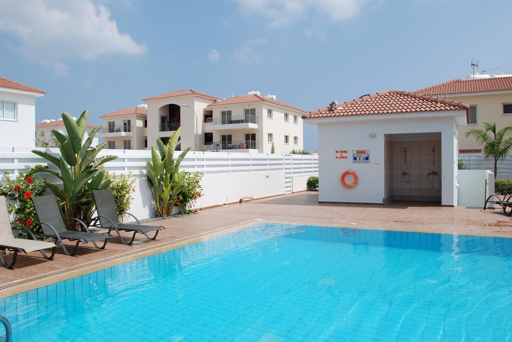 Mythical Sands Resort - Antonios Paralimni Buitenkant foto